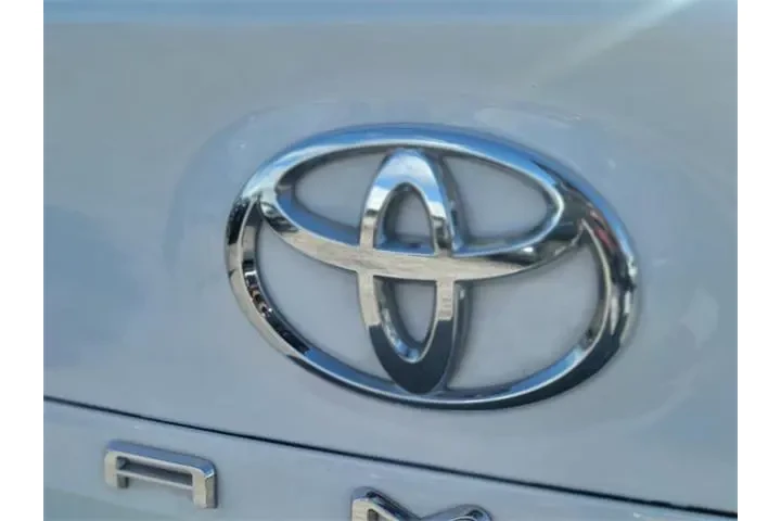 $19991 : Toyota Camry 2022 LE 4dr Sed image 5