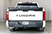 $33161 : Toyota Tundra 2022 4x2 SR5 4 thumbnail