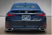 $39872 : Lexus ES 350 2023 4dr Sedan thumbnail