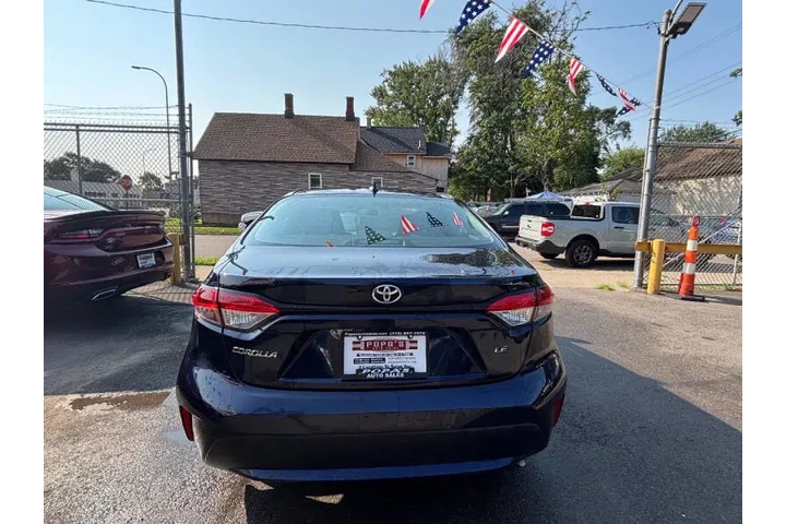 2021 Corolla LE image 7
