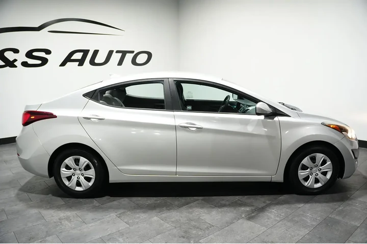 $10299 : 2016 Elantra SE image 4