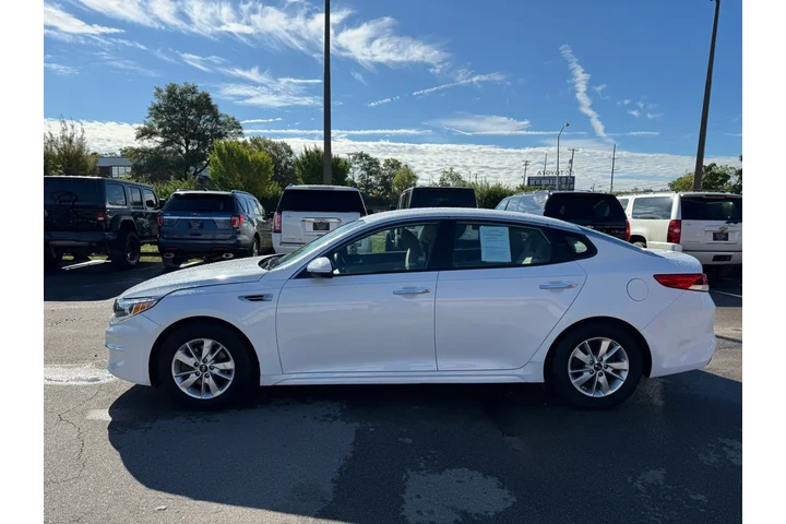 $7980 : 2018 Optima LX Auto image 5
