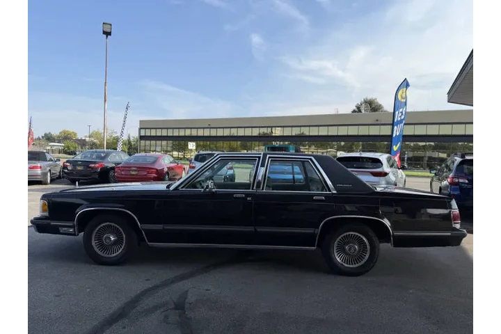 $7950 : 1990 Grand Marquis LS image 4