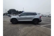$22995 : Volkswagen Taos 2024 S 4dr S thumbnail