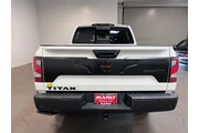 $34819 : Nissan Titan 2021 thumbnail