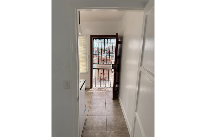 $1750 : Studio/Single Inglewood $1750 image 6