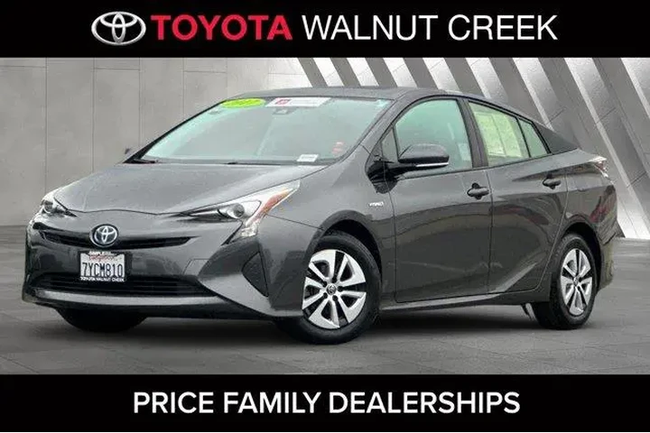 $17900 : Toyota Prius 2017 Four 4dr H image 1