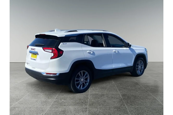 $27876 : GMC Terrain 2024 SLT 4dr SUV image 5
