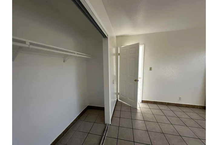 $1000 : Rento cuarto grande image 2