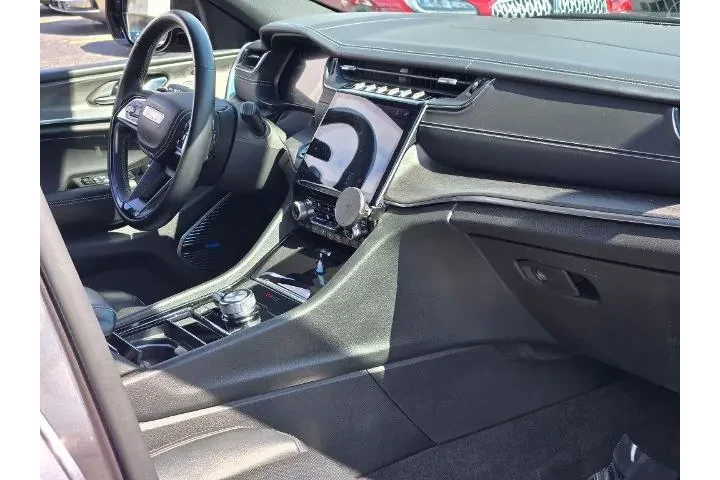 $29990 : Jeep Grand Cherokee L 2021 4 image 7