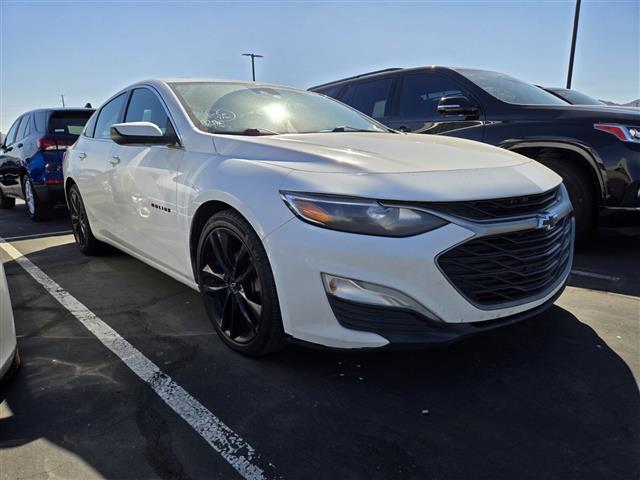 $16852 : Pre-Owned 2020 Malibu LT image 1