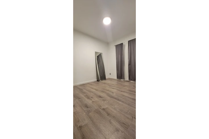 $850 : RECAMARA EN RENTA, PARA MUJER image 4