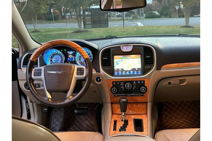 $11990 : 2014 300 C image 10