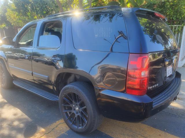 VENDO MI CHEVY TAHOE 07 FLEX image 2