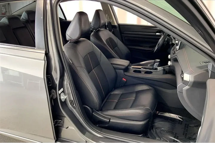 $17492 : Nissan Altima 2021 2.5 SR 4d image 6