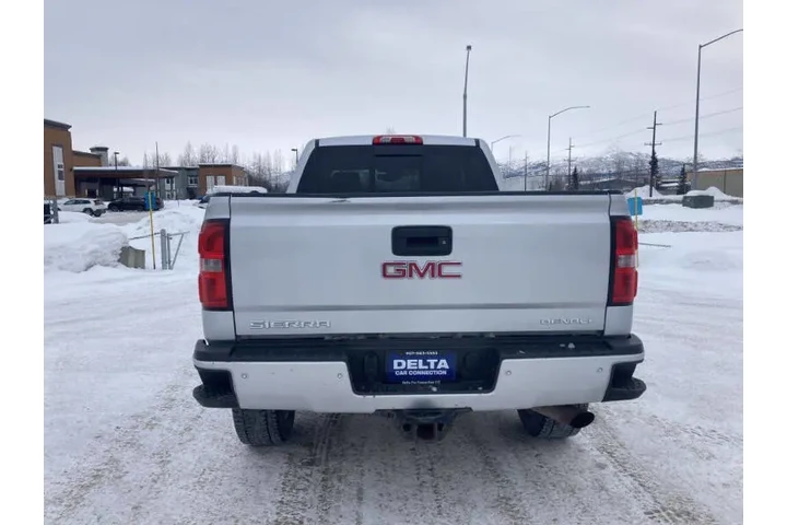 $33398 : 2015 GMC Sierra 2500HD Denali image 7