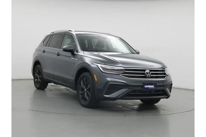 $27998 : Volkswagen Tiguan 2024 SE 4d image 1