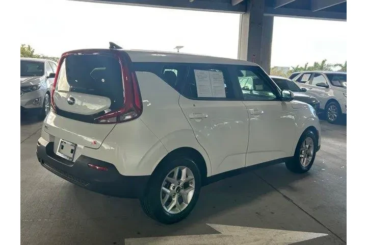 $10991 : Kia Soul 2020 LX 4dr Crossov image 5