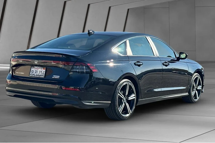 $26500 : Honda Accord Hybrid 2024 Spo image 4
