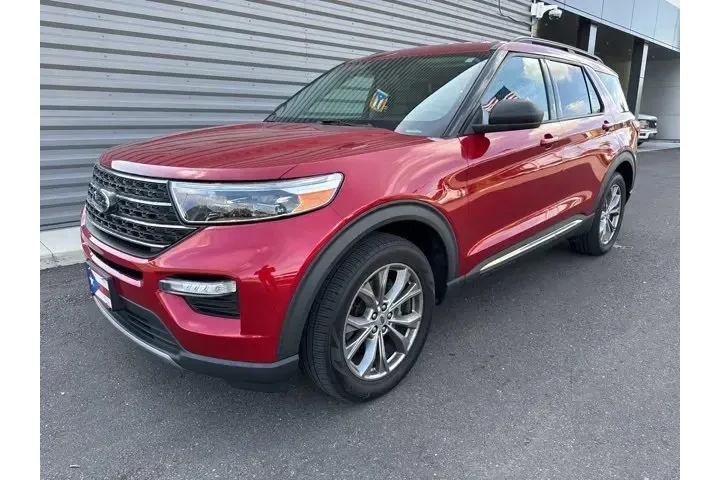 $29355 : Ford Explorer 2022 XLT 4dr S image 1