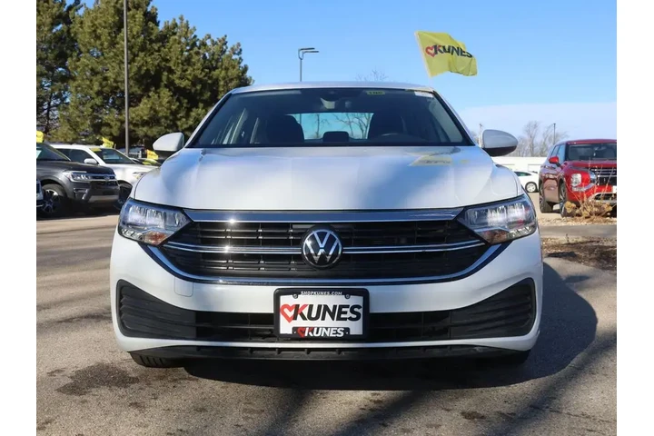 $15777 : Volkswagen Jetta 2024 S 4dr image 2