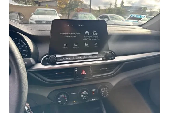 $15490 : Kia Forte 2021 LXS 4dr Sedan image 7