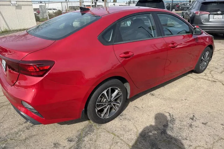 $15999 : 2022 Forte LXS image 6