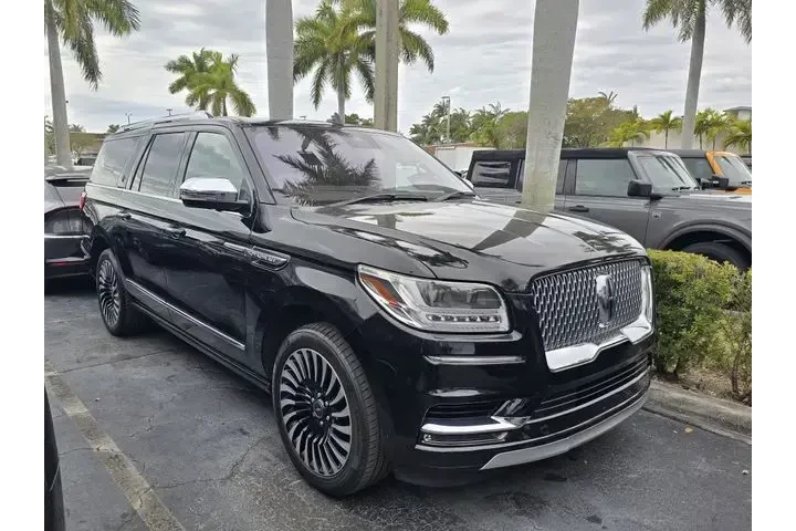 $33990 : Lincoln Navigator L 2018 4x4 image 2