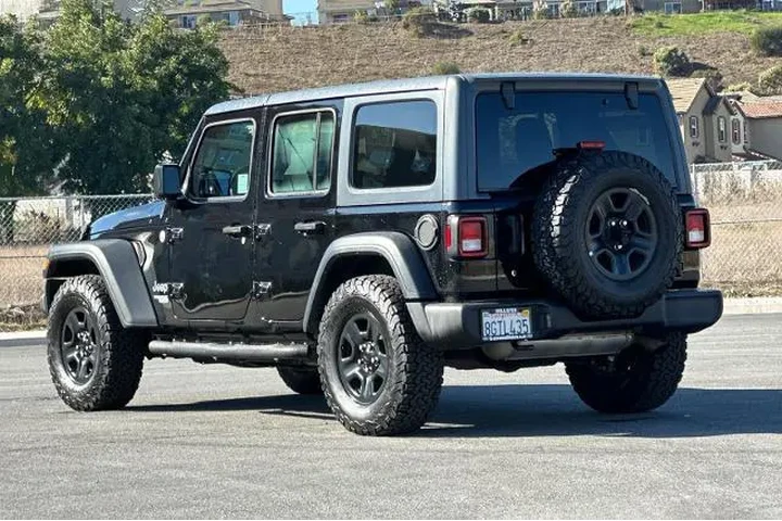 $23991 : Jeep Wrangler Unlimited 2018 image 6