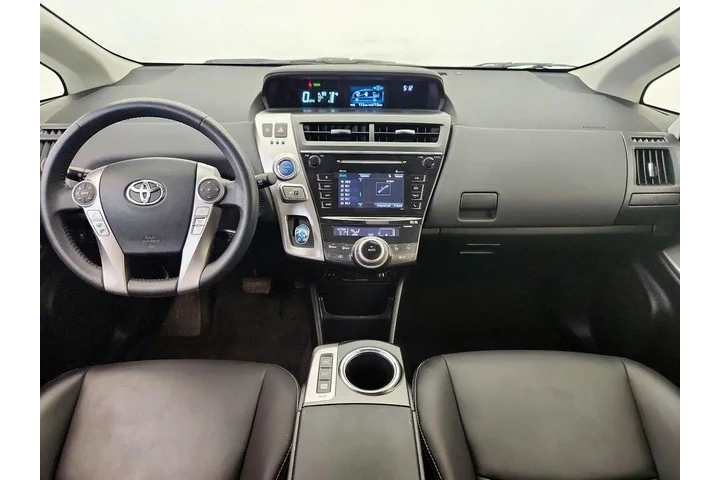$21998 : Toyota Prius v 2015 Four 4dr image 9