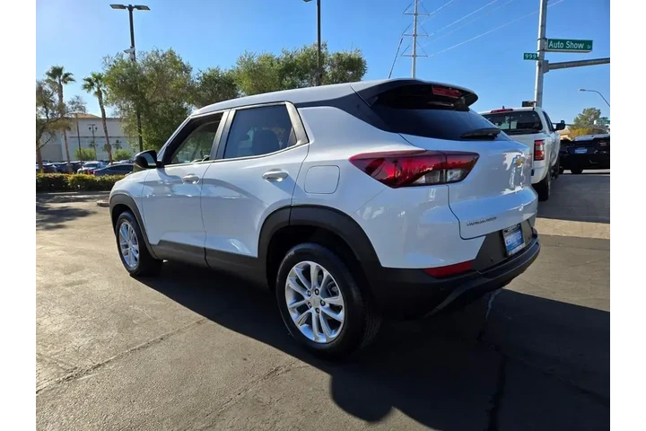 $24733 : Chevrolet Trailblazer 2025 L image 4