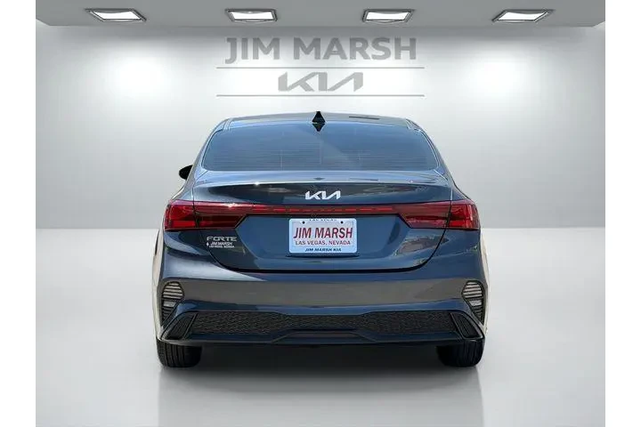$18988 : Kia Forte 2023 LXS 4dr Sedan image 5
