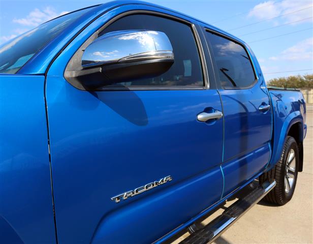 $27995 : 2017 Tacoma Limited Double Ca image 2