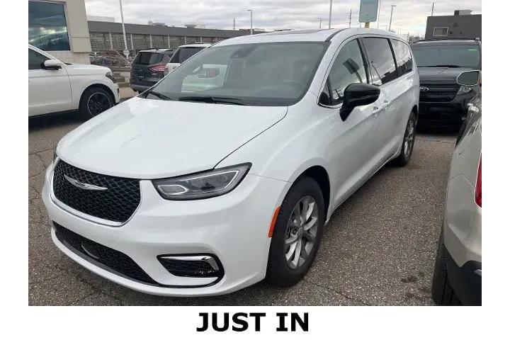 $39995 : Chrysler Pacifica 2026 Limit image 1