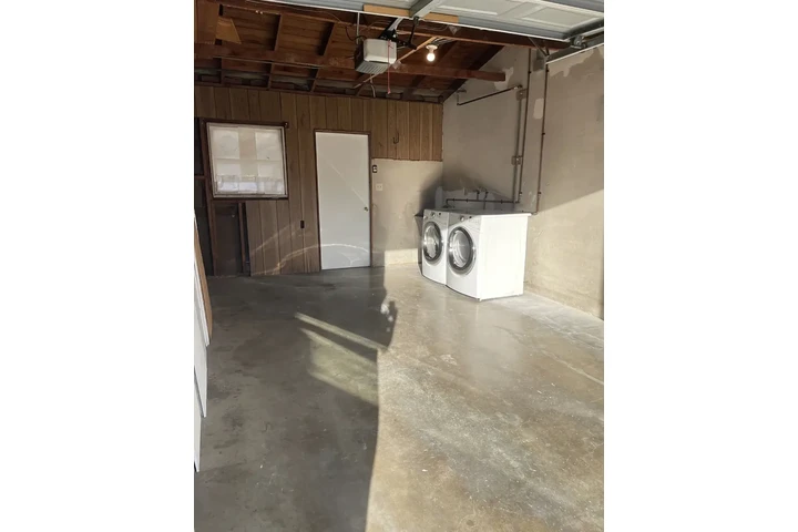 $1600 : BEAUTIFUL 2 BEDROOM/1 BATHROOM image 4