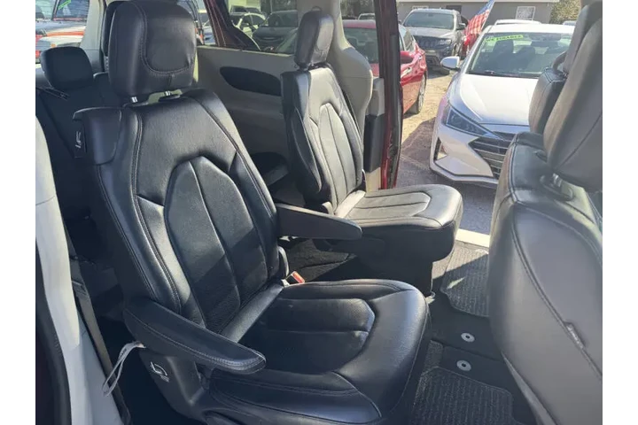 $10997 : 2019 Pacifica Touring L image 7