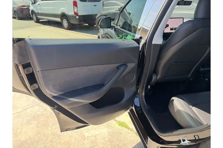 $32200 : Tesla Model Y 2024 Long Rang image 5