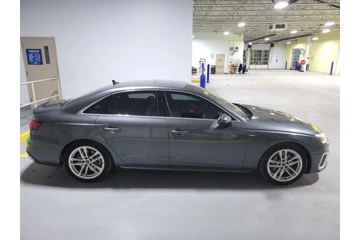 $31998 : Audi A4 2023 AWD quattro S l image 4