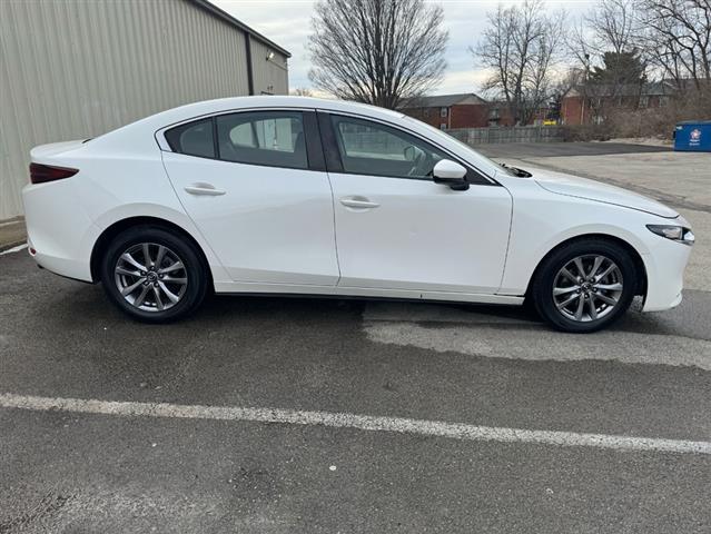 $13955 : 2019 Mazda Mazda3 Hbks image 4