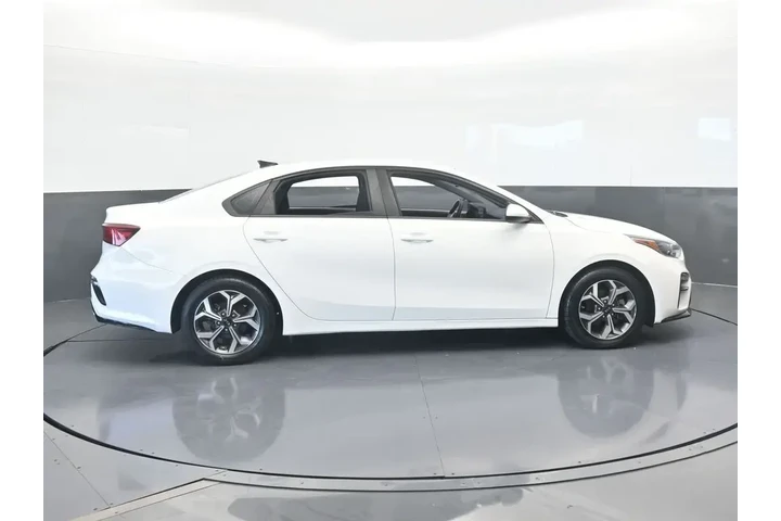 $11622 : Kia Forte 2019 LXS 4dr Sedan image 7