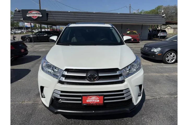 $29995 : 2019 Highlander XLE image 4