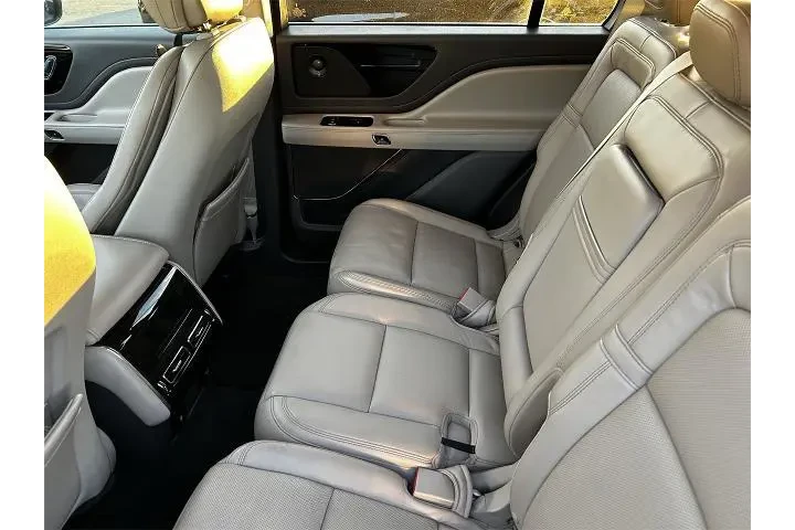 $28788 : Lincoln Aviator 2020 Reserve image 8