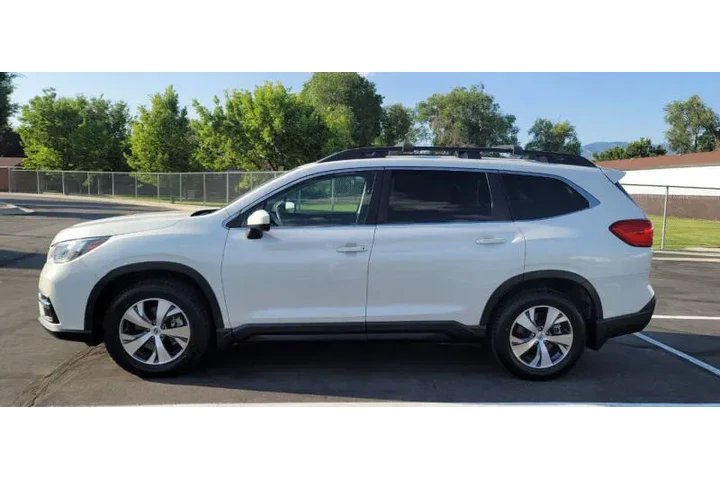 $19300 : 2020 Ascent Premium 7-Passeng image 6