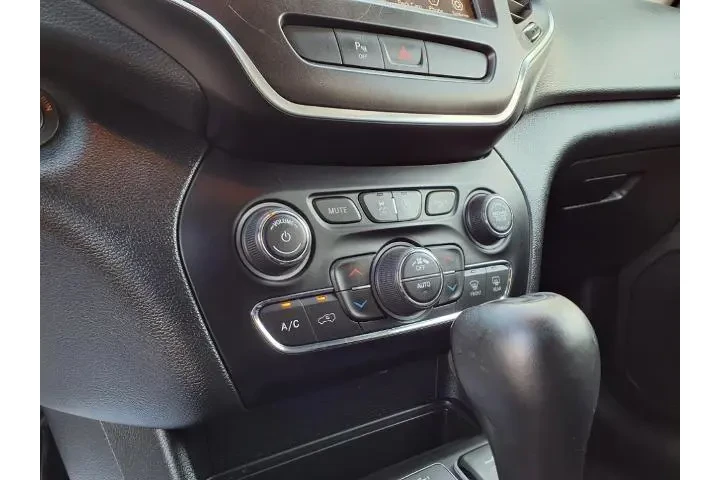 $21200 : Jeep Cherokee 2020 4x4 Trail image 6