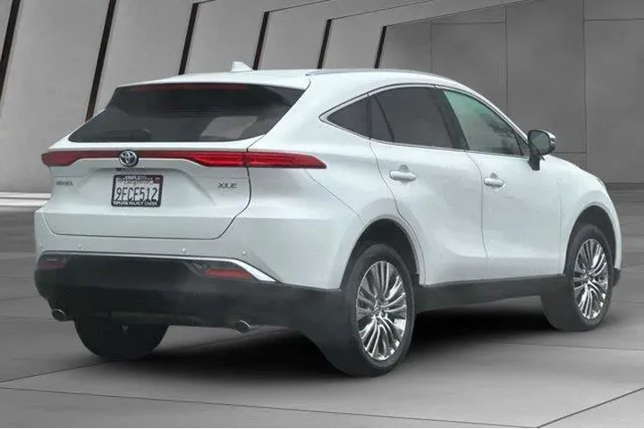 $33900 : Toyota Venza 2023 AWD XLE 4d image 4