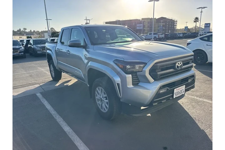 $35900 : Toyota Tacoma 2024 4x2 SR5 4 image 10