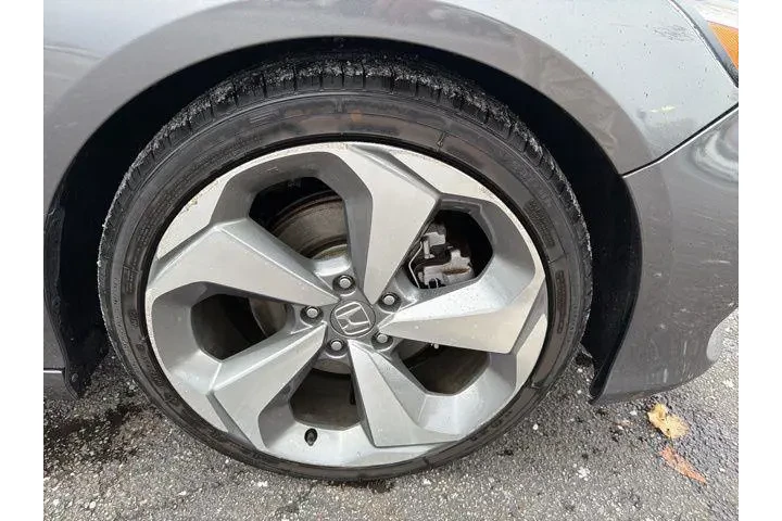 $22995 : Honda Accord 2018 Touring 4d image 5