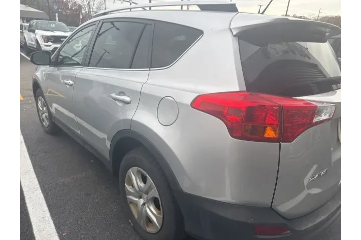 $10994 : Toyota RAV4 2014 AWD LE 4dr image 7