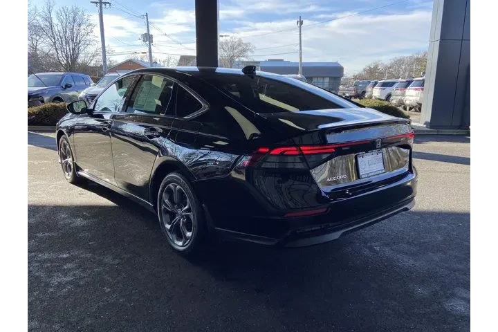 $21160 : Honda Accord 2024 EX 4dr Sed image 6