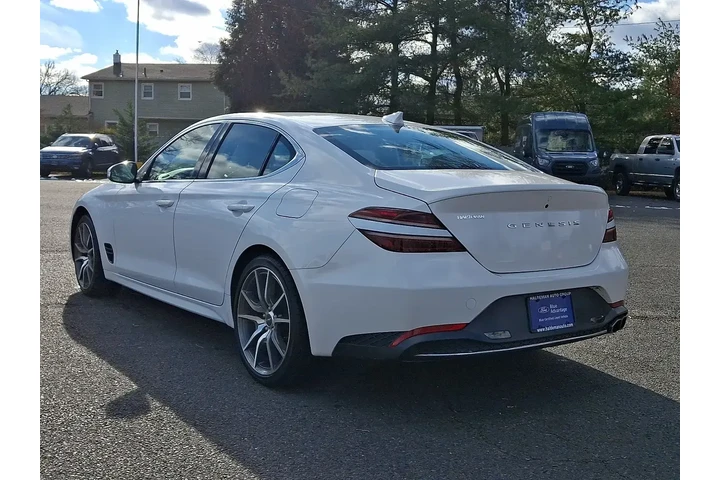 $23995 : Genesis G70 2023 2.0T 4dr Se image 5